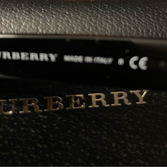 Burberry Sunglasses in White & Black - Picture 3 of 5